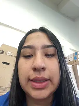 Snapshot of BELLAALEJA chatting on 04.22.26 BELLAALEJA online show from 04.22.26