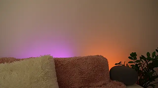 Snapshot of no_angelll chatting on 12.20.25 no angelll online show from 12.20.25