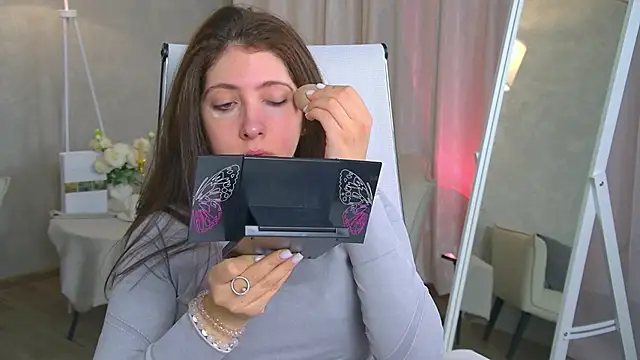 Snapshot of Mary_Miiller chatting on 11.23.25 Mary Miiller online show from 11.23.25