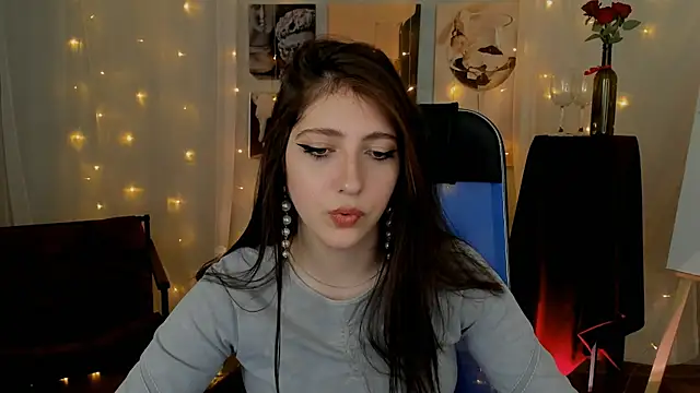 Snapshot of Mary_Miiller chatting on 12.17.25 Mary Miiller online show from 12.17.25