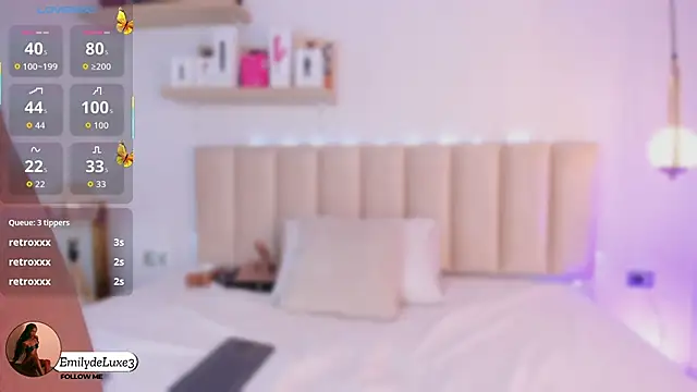 Snapshot of Emely_Deluxe chatting on 11.23.25 Emely Deluxe online show from 11.23.25