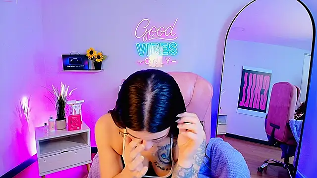 Alice Vixen online show from 06.10.26