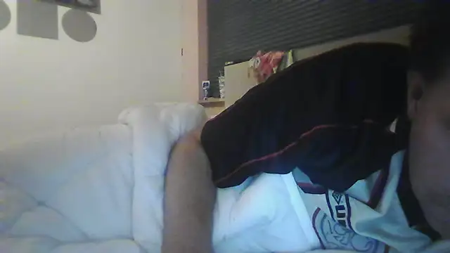 Snapshot of JasperGeil chatting on 09.16.25 JasperGeil online show from 09.16.25