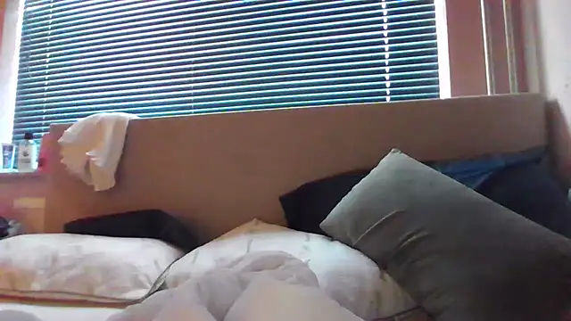 Snapshot of JasperGeil chatting on 09.24.25 JasperGeil online show from 09.24.25