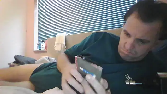 Snapshot of JasperGeil chatting on 09.25.25 JasperGeil online show from 09.25.25