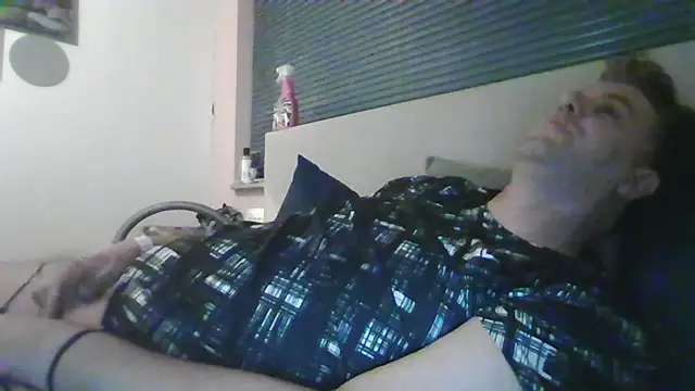 Snapshot of JasperGeil chatting on 10.11.25 JasperGeil online show from 10.11.25