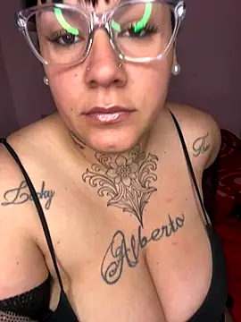 valen1891 online show from 10.31.25