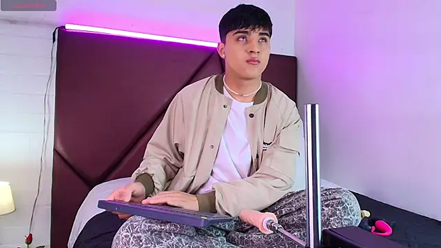 Lucass love online show from 09.13.25