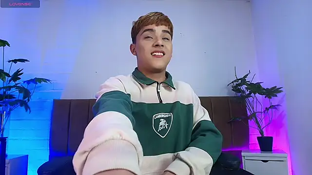 Snapshot of Lucass_love chatting on 06.21.26 Lucass love online show from 06.21.26
