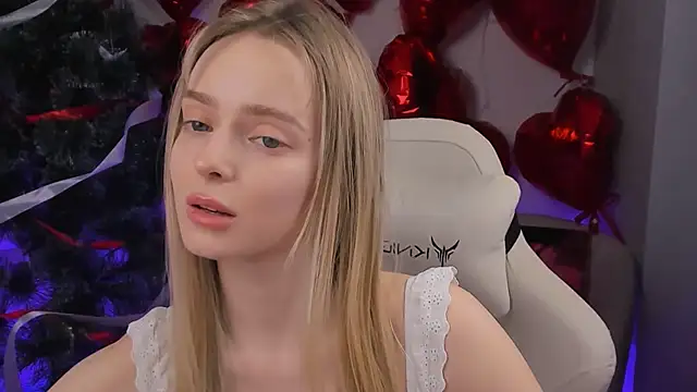 JuliaBrewwer online show from 03.31.26