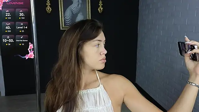 SaraMoren0 online show from 10.15.25