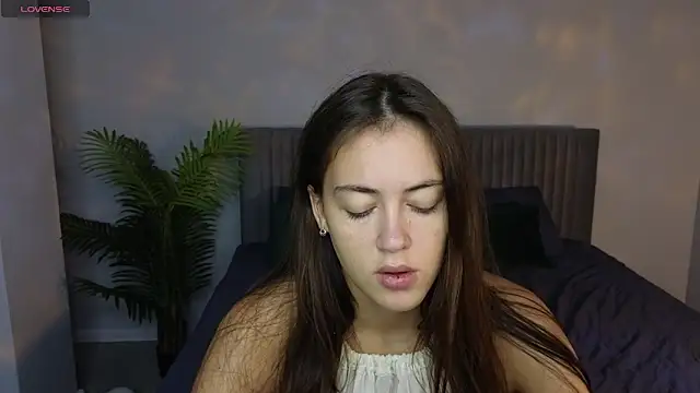 SaraMoren0 online show from 10.29.25