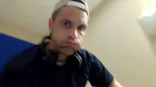 Snapshot of dik4cache chatting on 03.30.26 dik4cache online show from 03.30.26