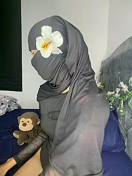  Zahiira  online show from 07.28.26