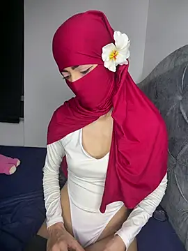  Zahiira  online show from 08.04.26