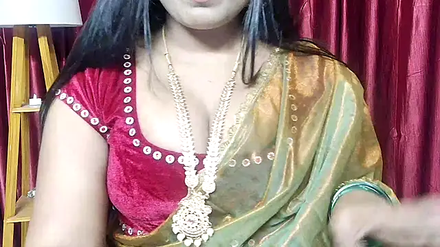 Webrowncouple online show from 11.10.25