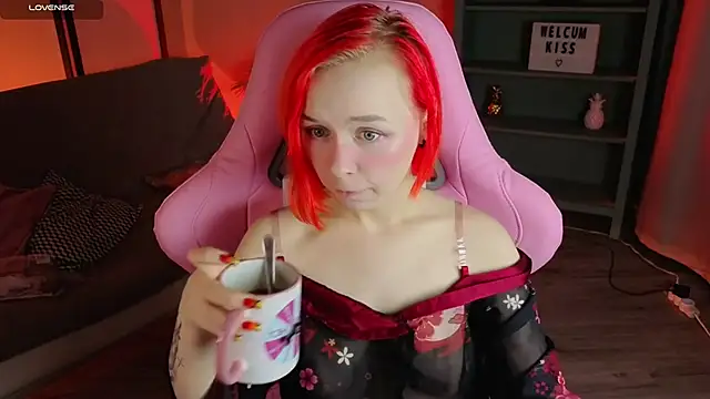 NaomiYoru online show from 10.21.25