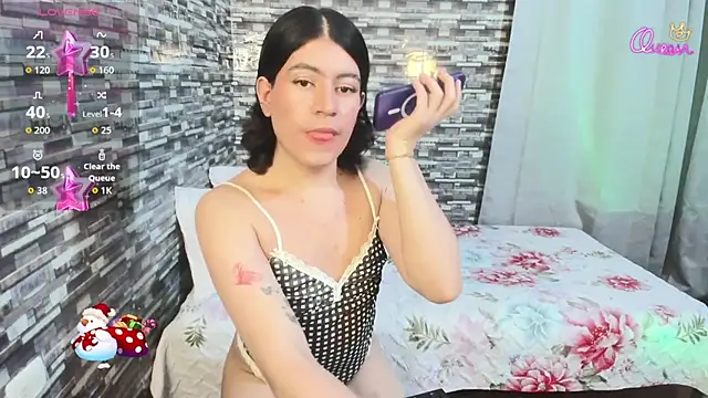 xxxEmmaxx online show from 12.17.25