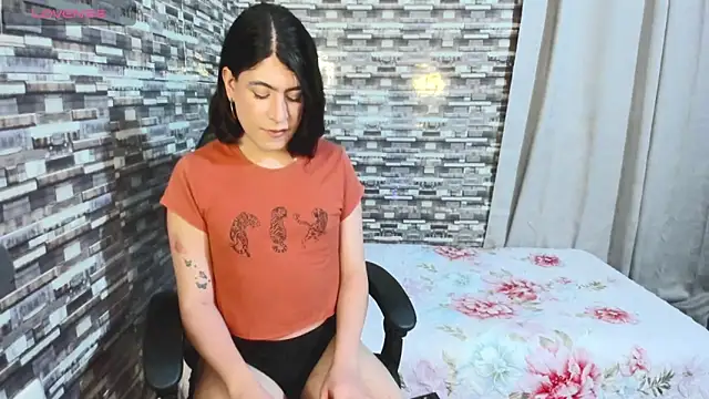 Snapshot of xxxEmmaxx chatting on 05.04.26 xxxEmmaxx online show from 05.04.26