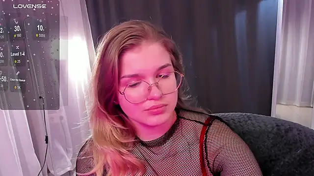 SophieMurrr online show from 09.17.25