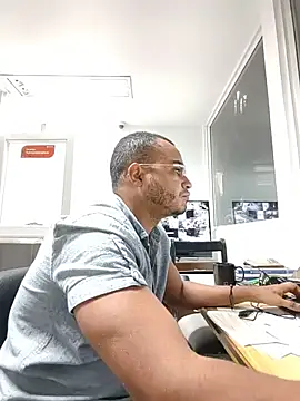 Snapshot of SanChacal5694 chatting on 01.05.26 SanChacal5694 online show from 01.05.26