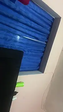 Snapshot of kelly_greys chatting on 10.08.25 kelly greys online show from 10.08.25