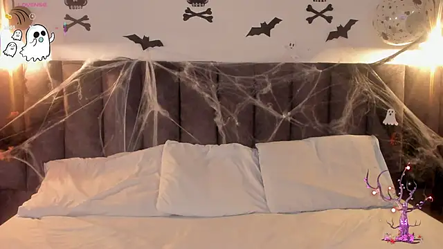 Snapshot of Sophie_Smith19_ chatting on 10.23.25 Sophie Smith19 online show from 10.23.25