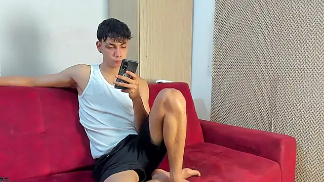 willy sexxx18 online show from 05.06.26