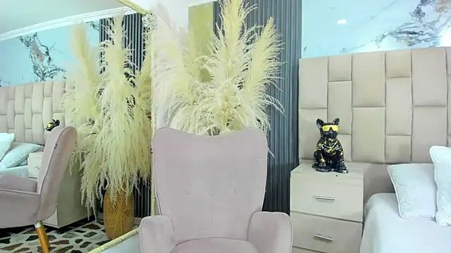 cloesummerr  online show from 02.15.26