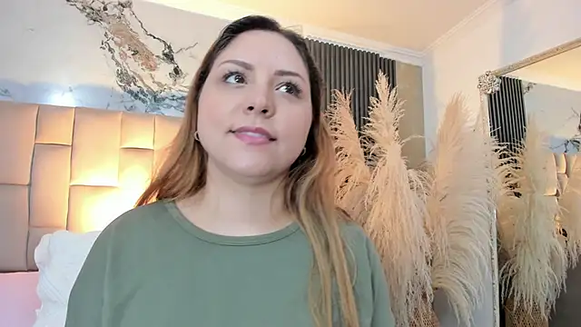 cloesummerr  online show from 04.25.26