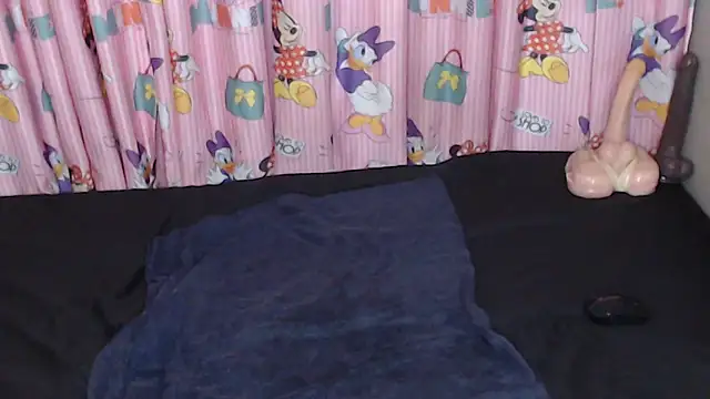 TrishahXo online show from 06.04.26