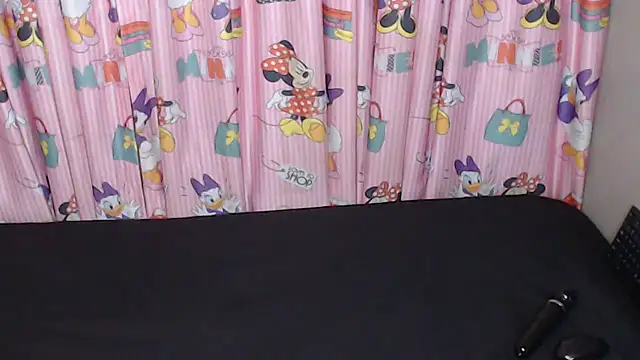 TrishahXo online show from 06.11.26