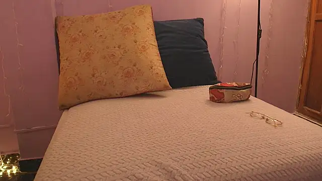 Snapshot of Dafne_Mel chatting on 11.07.25 Dafne Mel online show from 11.07.25