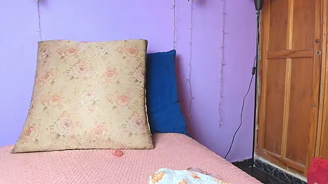 Snapshot of Dafne_Mel chatting on 11.11.25 Dafne Mel online show from 11.11.25