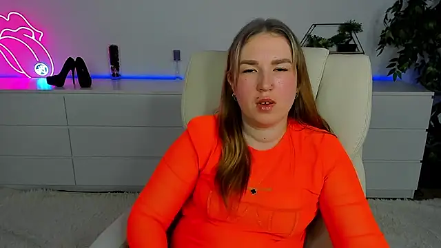 Snapshot of Sofii_darling chatting on 02.23.26 Sofii darling online show from 02.23.26