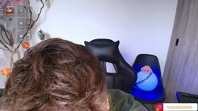 Snapshot of stev_austin_ chatting on 10.17.25 stev austin online show from 10.17.25