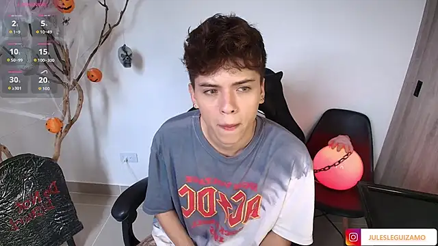 Snapshot of stev_austin_ chatting on 10.18.25 stev austin online show from 10.18.25