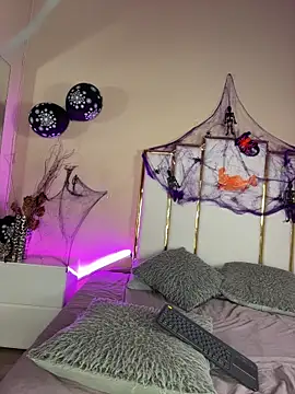 Snapshot of Alexandraa_Gomez chatting on 10.24.25 Alexandraa Gomez online show from 10.24.25