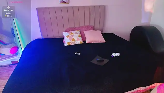 tiana rosse  online show from 11.06.25