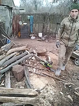 Snapshot of Alexilon chatting on 12.23.25 Alexilon online show from 12.23.25