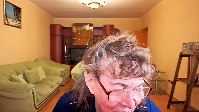 Betty Brick online show from 01.08.26