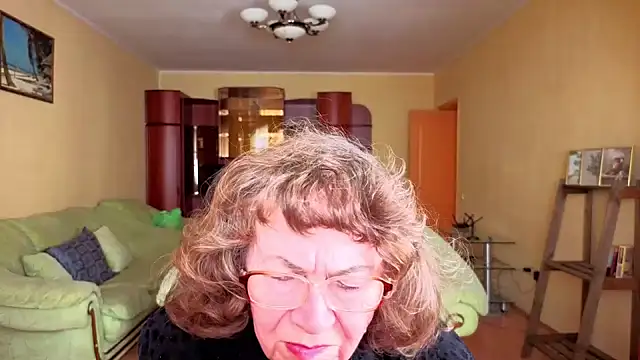 Betty Brick online show from 01.18.26