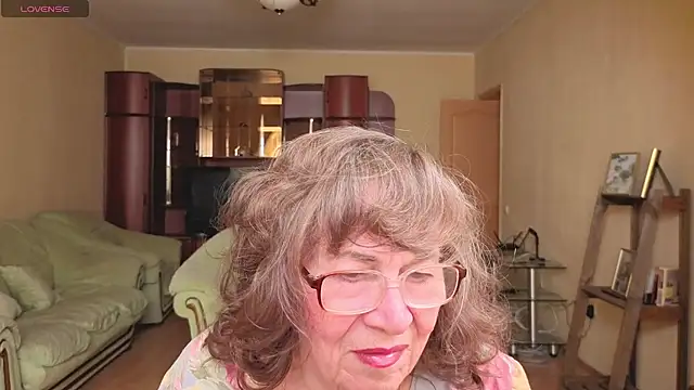 Betty Brick online show from 04.28.26
