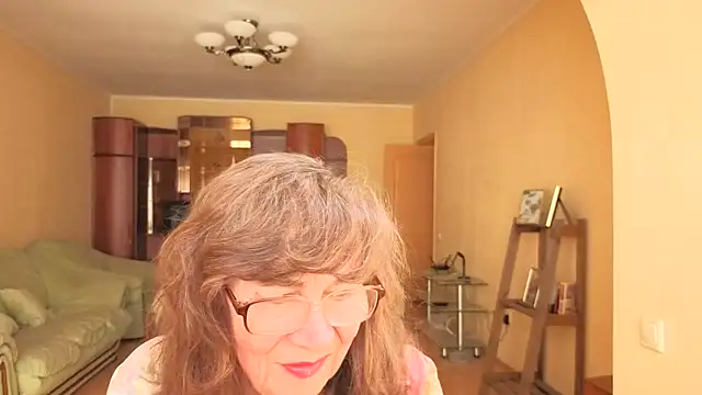 Betty Brick online show from 05.04.26