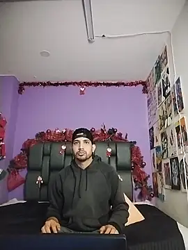 ashtoncooperr online show from 12.04.25