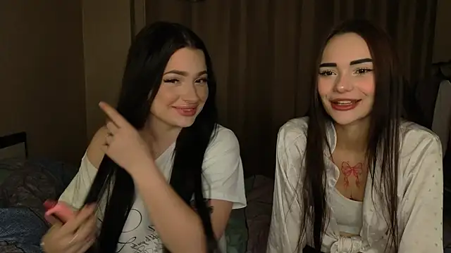 Snapshot of honey_____bunny chatting on 09.15.25 honey bunny online show from 09.15.25