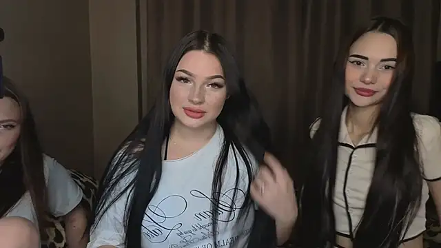 Snapshot of honey_____bunny chatting on 10.03.25 honey bunny online show from 10.03.25