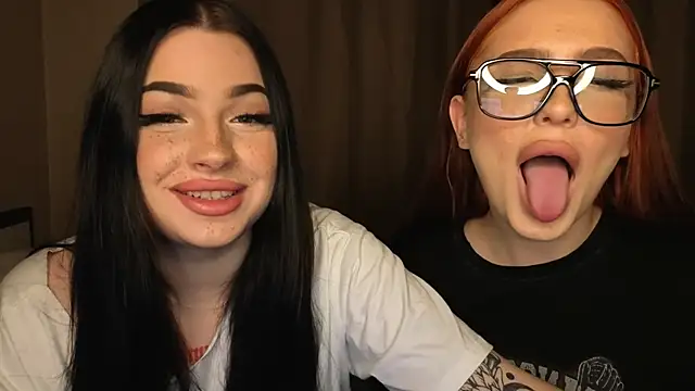 Snapshot of honey_____bunny chatting on 11.19.25 honey bunny online show from 11.19.25