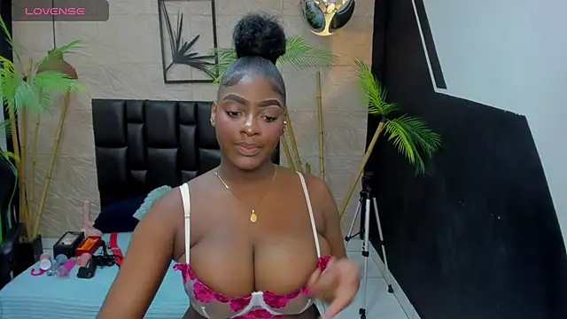 Snapshot of alana_bonny chatting on 04.11.26 alana bonny online show from 04.11.26