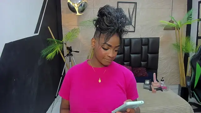 Snapshot of alana_bonny chatting on 06.03.26 alana bonny online show from 06.03.26